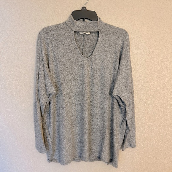 Women’s thin gray sweater size small - Picture 1 of 5